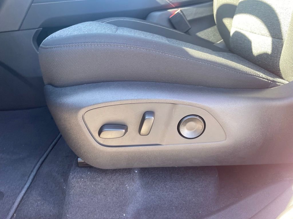 New 2026 GMC Acadia Elevation image 19