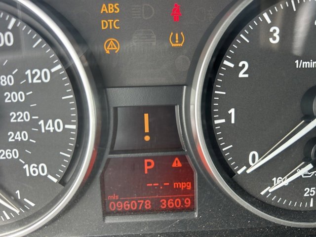 Used 2009 BMW 328i Convertible image 12