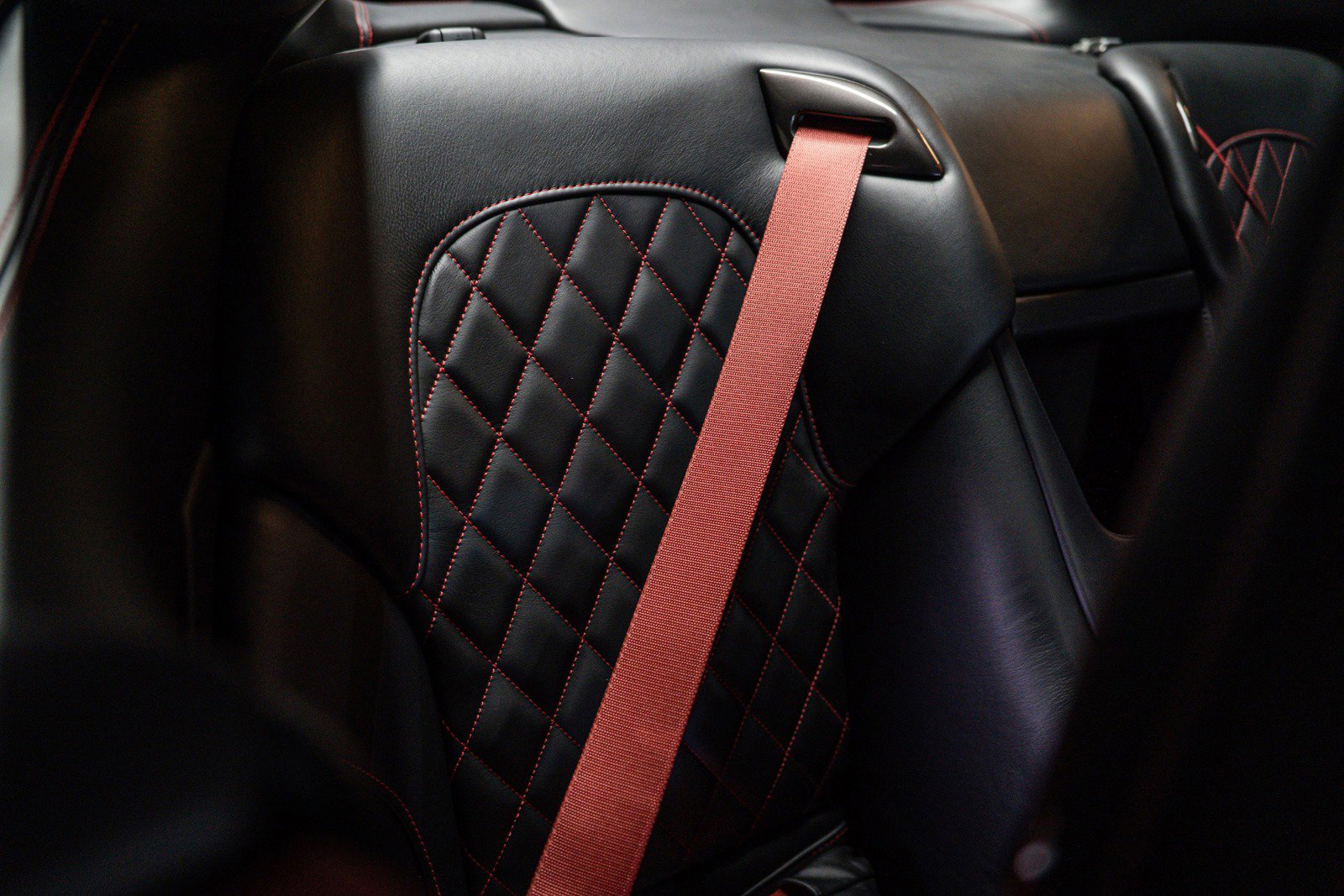 Used 2015 Aston Martin Vanquish Coupe RWD image 13