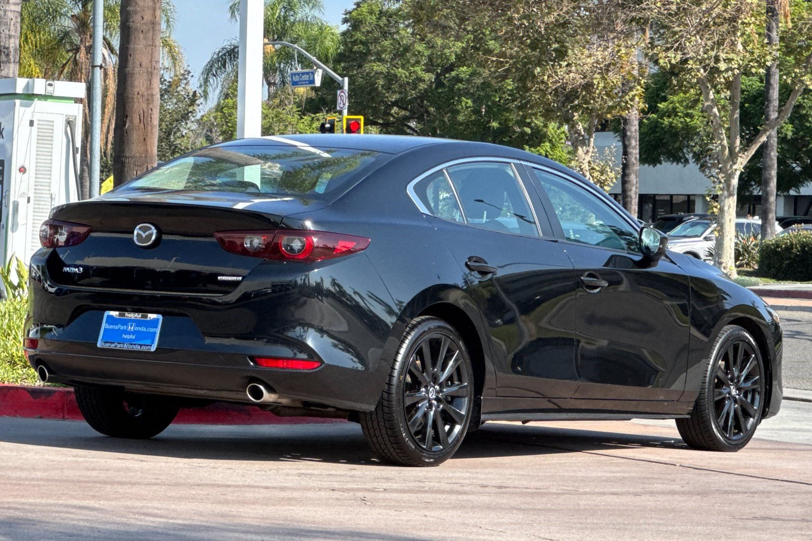 Used 2024 MAZDA MAZDA3 s FWD image 8