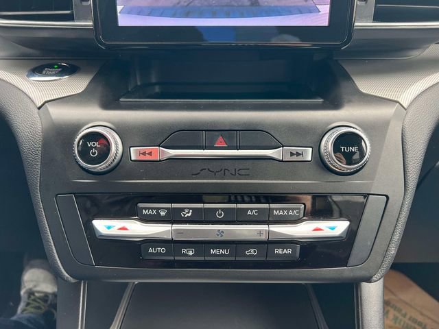Used 2020 Ford Explorer XLT w/ Equipment Group 202A image 32
