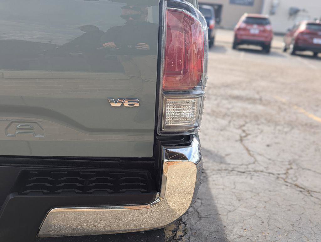 Used 2023 Toyota Tacoma TRD Off-Road w/ TRD Premium Off Road Package image 11