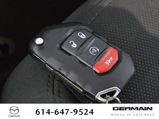 Used 2022 Jeep Wrangler Unlimited Sport AWD/4WD image 35