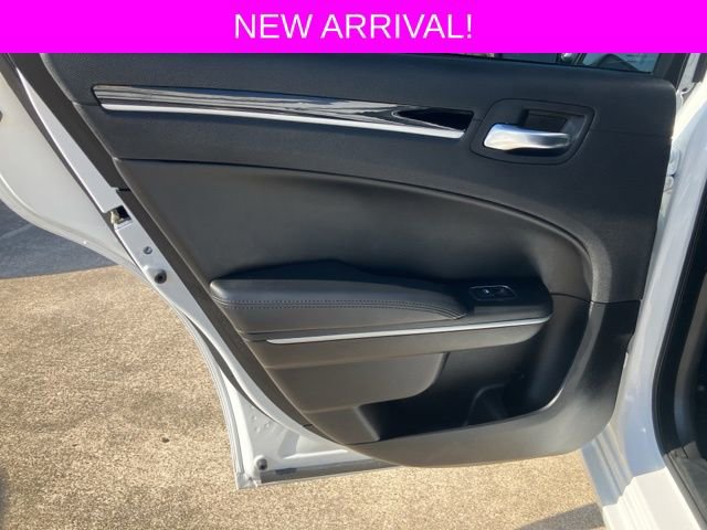 Used 2023 Chrysler 300 Touring image 16