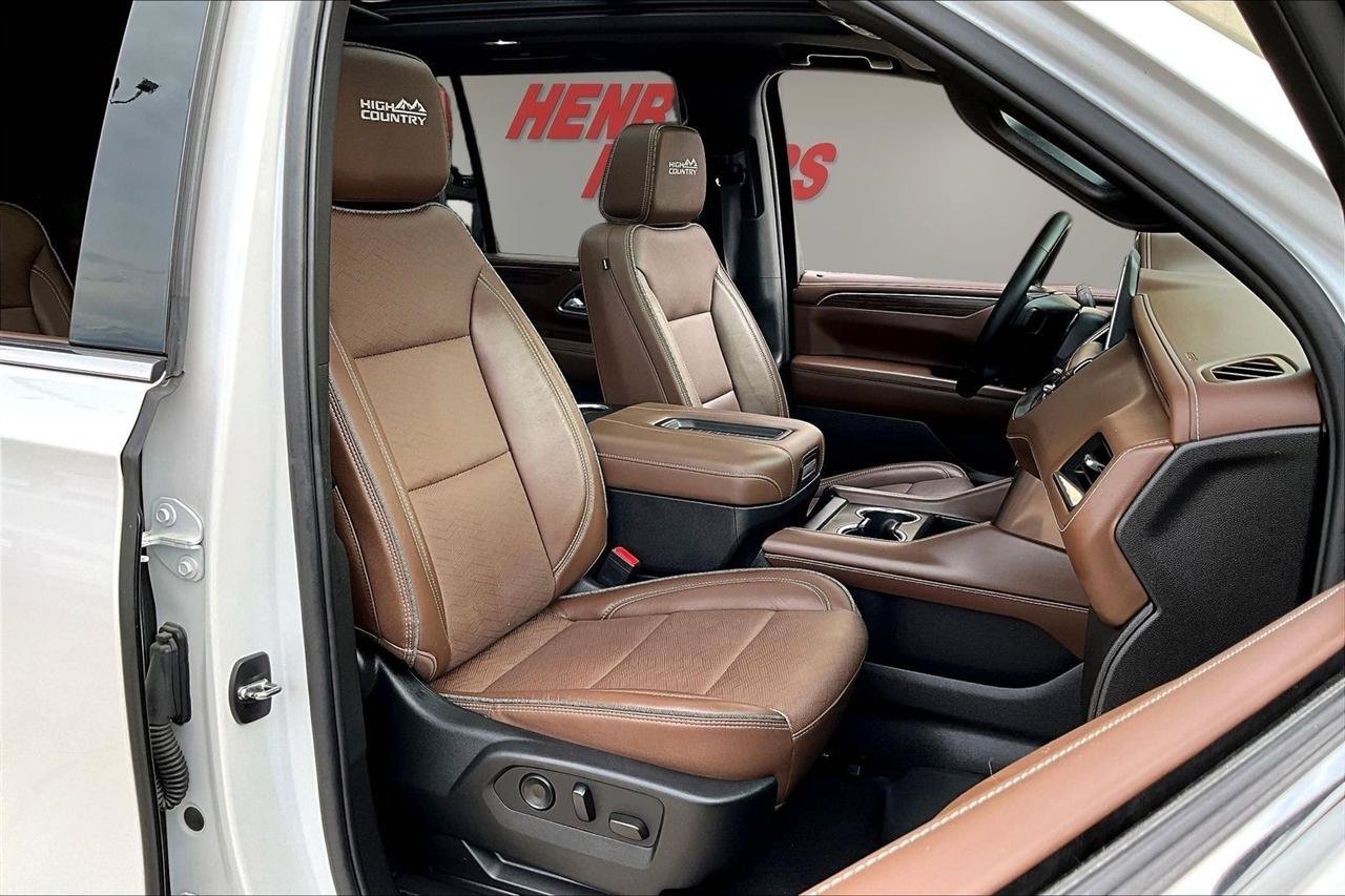 Used 2023 Chevrolet Tahoe High Country w/ Premium Package 2 AWD/4WD image 32
