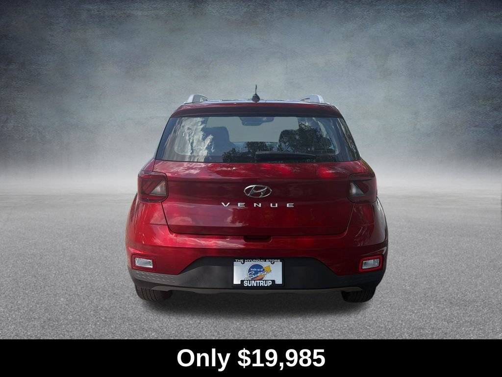 Used 2025 Hyundai Venue Limited FWD image 4