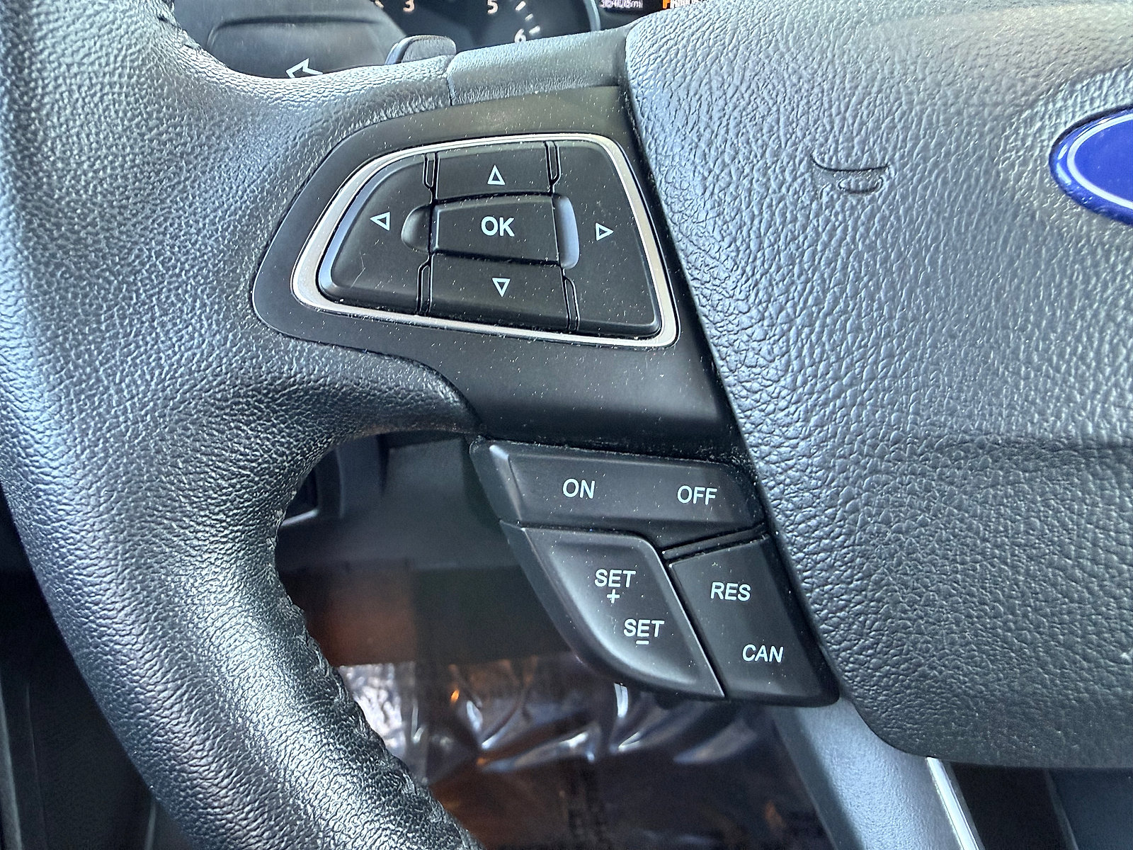 Used 2015 Ford Focus SE w/ SE Sport Package FWD image 19