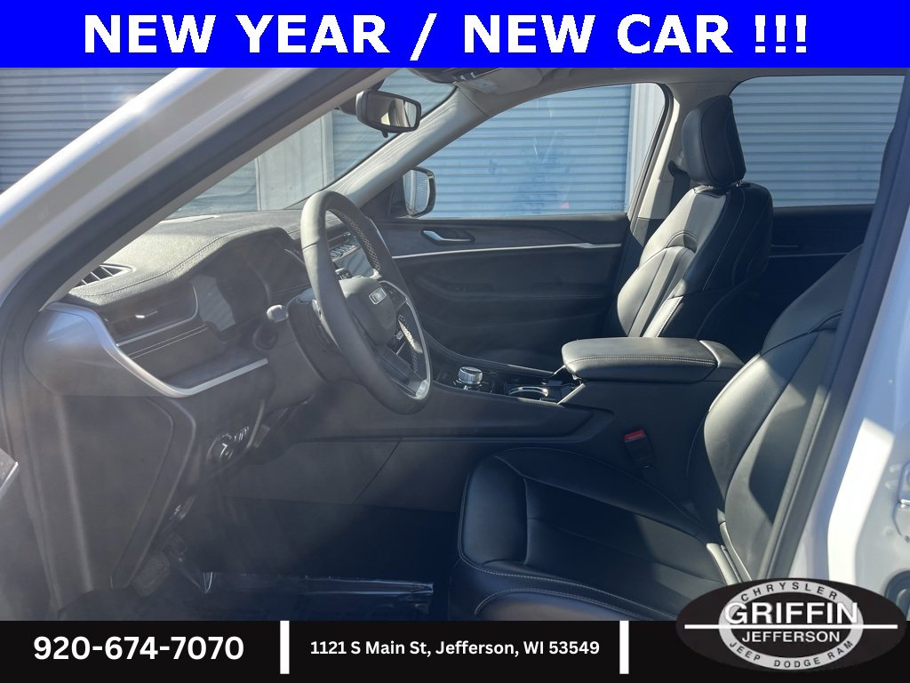 Used 2023 Jeep Grand Cherokee L Limited w/ Trailer Tow Group (B) image 7