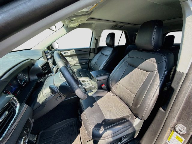 Used 2024 Ford Explorer Limited w/ Limited Technology Package AWD/4WD image 11