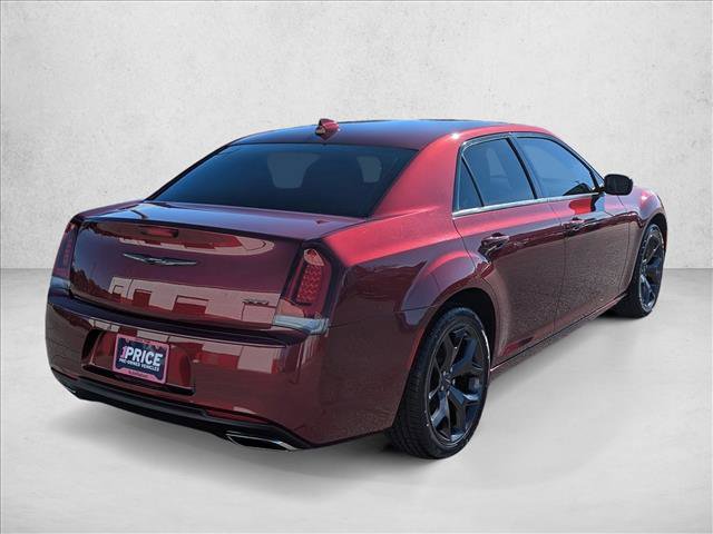 Used 2023 Chrysler 300 Touring w/ Sport Appearance Package image 5