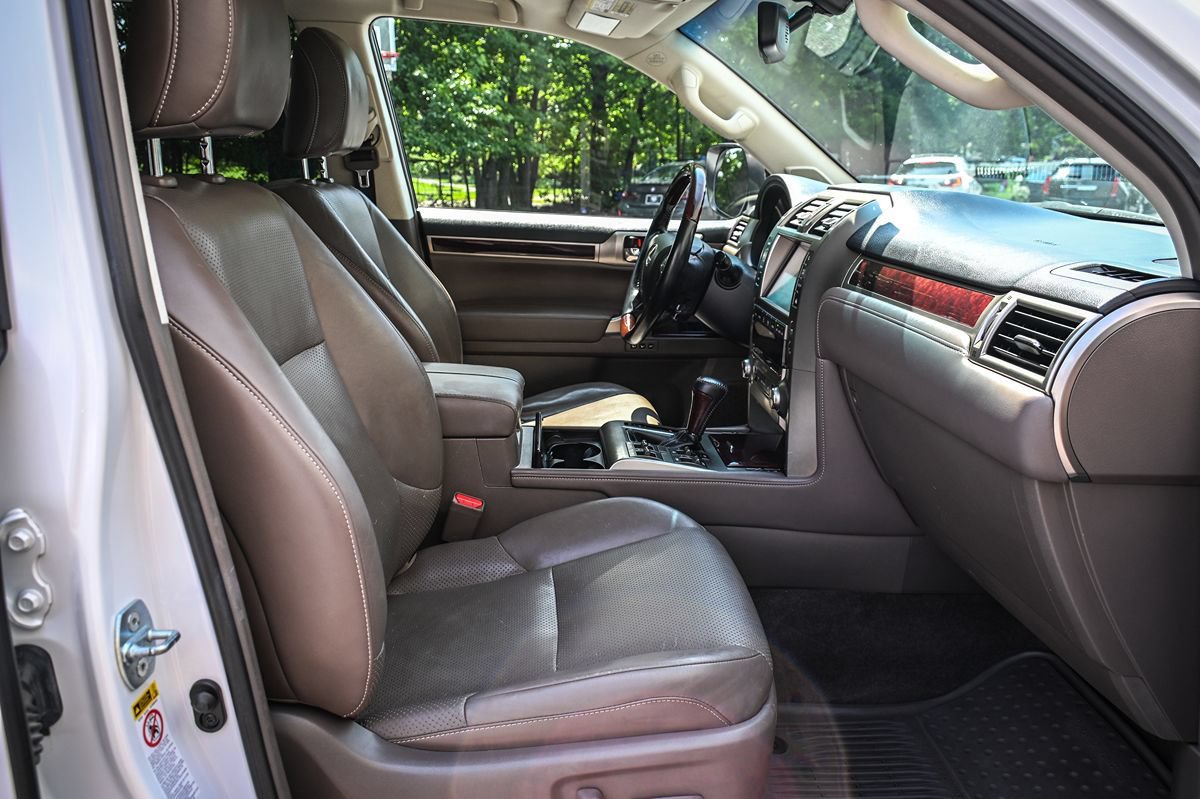 Used 2015 Lexus GX 460 Luxury AWD/4WD image 16