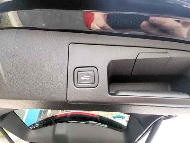 Used 2023 Cadillac XT5 Premium Luxury w/ Technology Package image 18