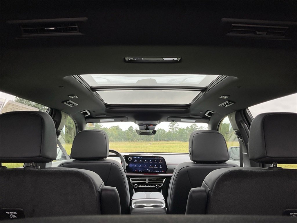 New 2026 Chevrolet Traverse RS w/ LPO, Floor Liner Package image 23