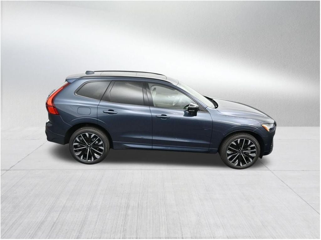 New 2026 Volvo XC60 T8 Ultra w/ Protection Package Premier AWD/4WD image 18