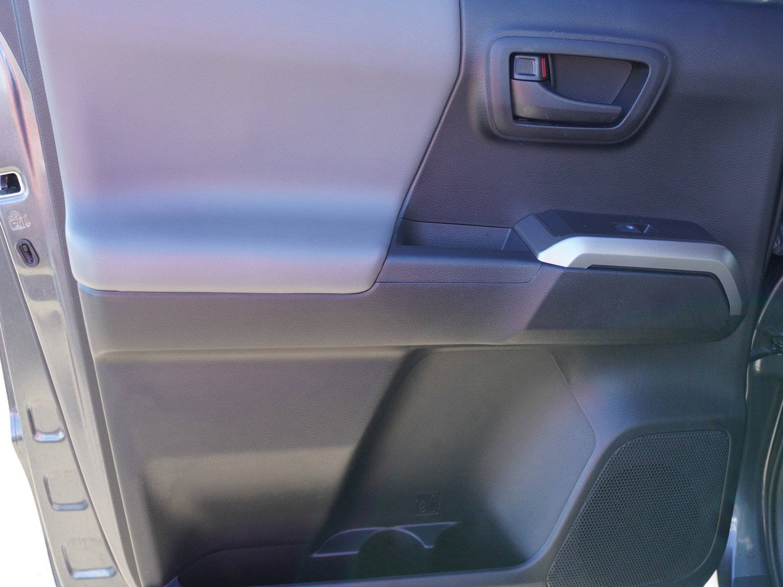 Used 2022 Toyota Tacoma SR5 image 13