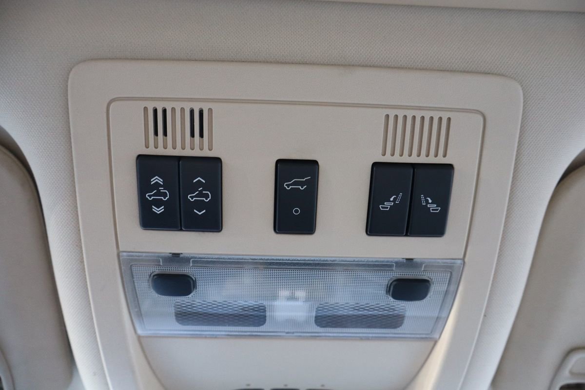 Used 2007 Cadillac Escalade AWD w/ Information Package image 25