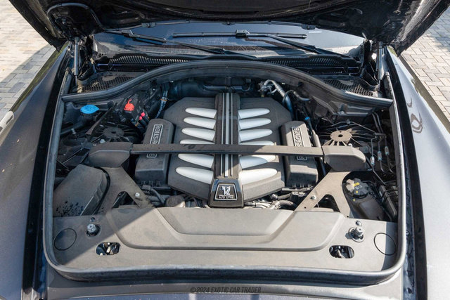 Used 2020 Rolls-Royce Cullinan Black Badge image 16