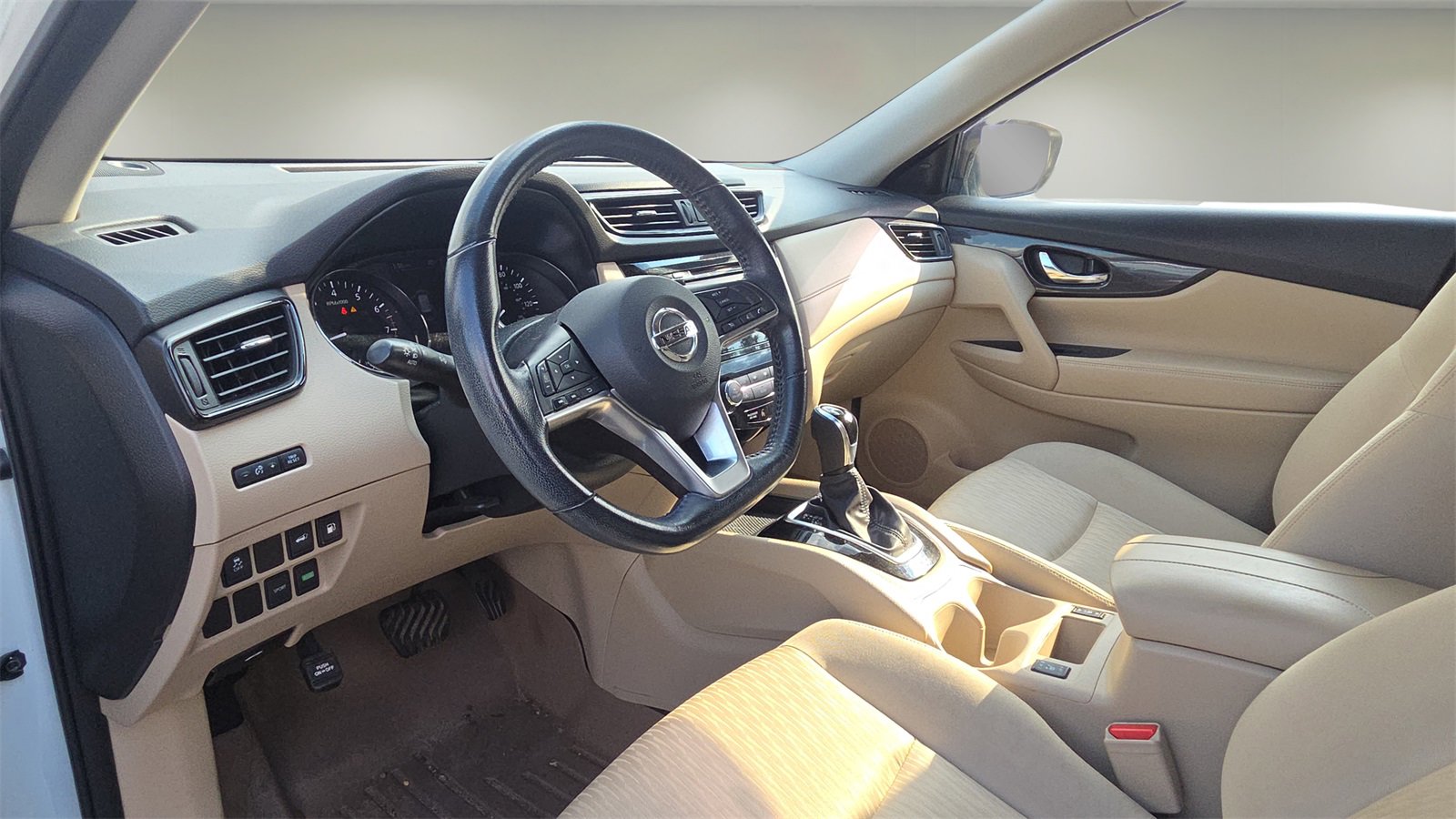 Used 2018 Nissan Rogue SV image 27