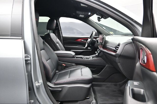 Used 2025 Chevrolet Traverse Z71 w/ Driver Confidence Package AWD/4WD image 28