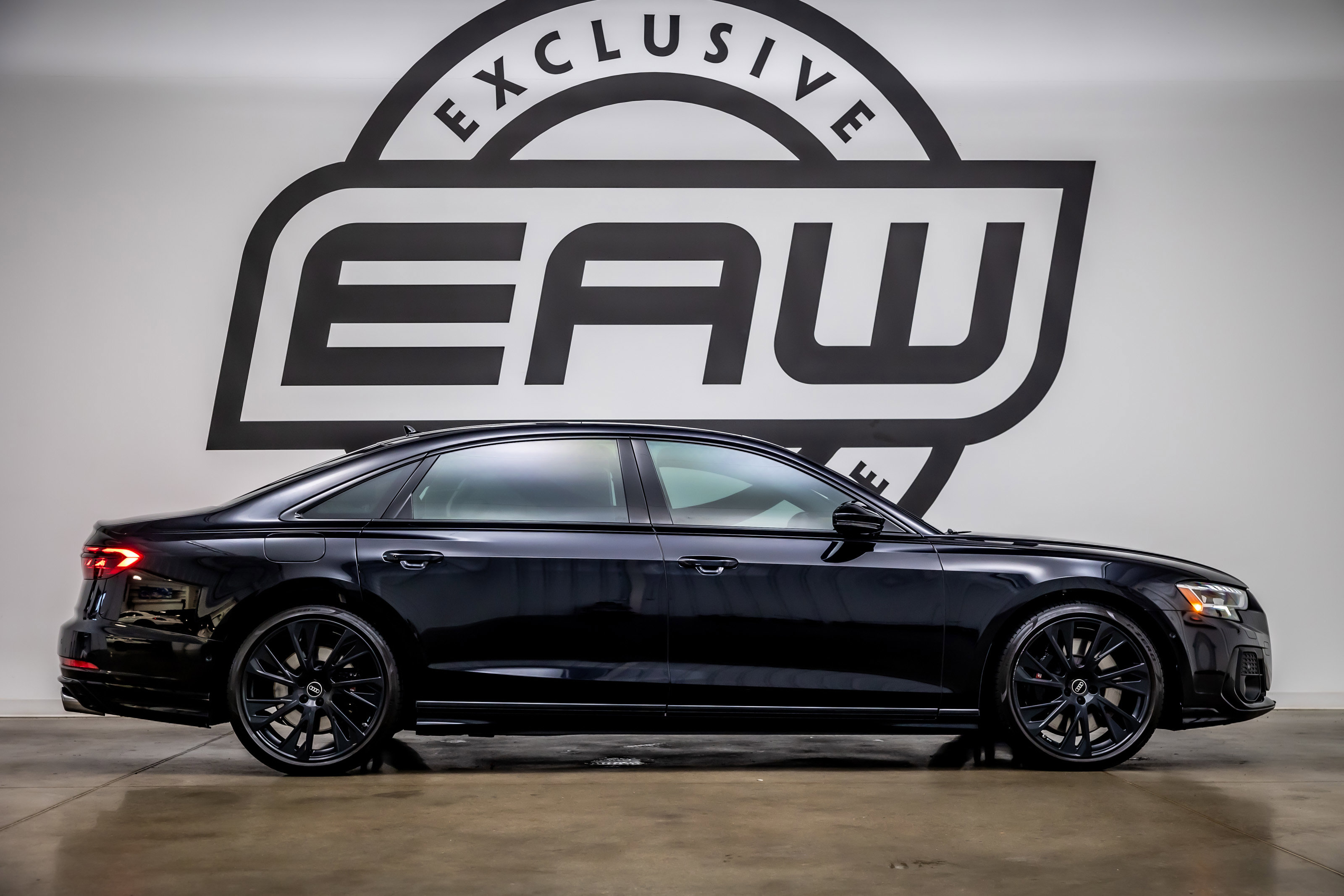 Used 2025 Audi S8 AWD/4WD image 8