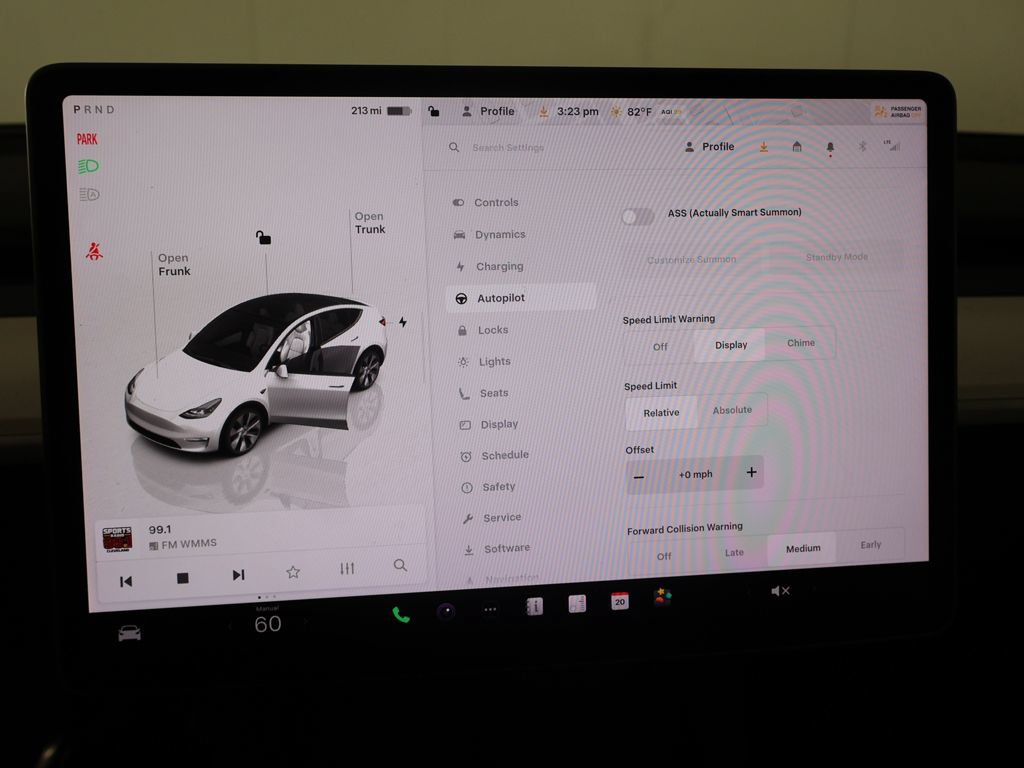Used 2023 Tesla Model Y Long Range AWD/4WD image 47