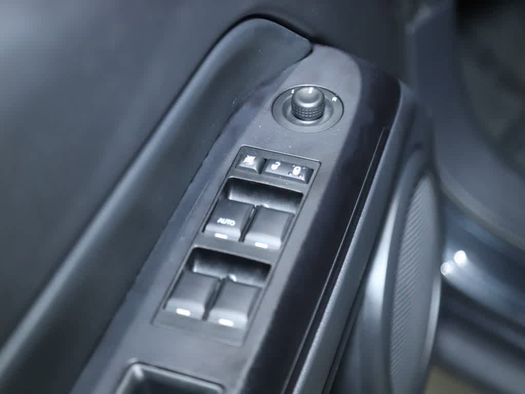 Used 2014 Jeep Patriot High Altitude FWD image 16