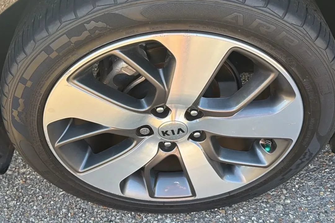 Used 2020 Kia Optima S FWD image 12