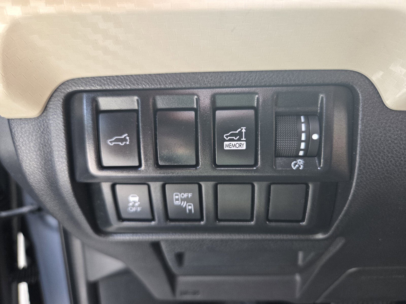 Used 2019 Subaru Ascent Premium w/ Popular Package #2 AWD/4WD image 21