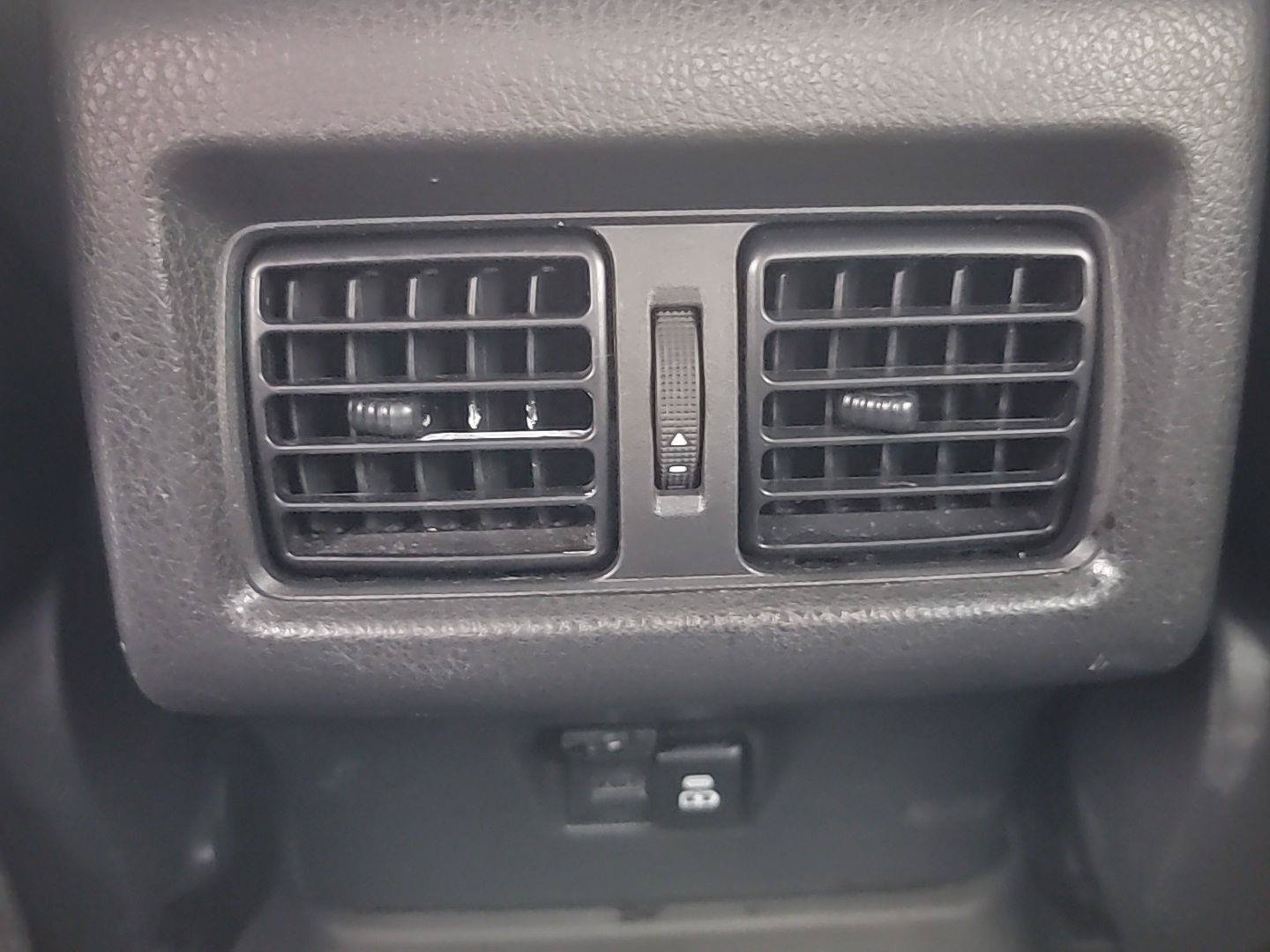 Used 2025 Toyota Camry SE w/ Convenience Package FWD image 23
