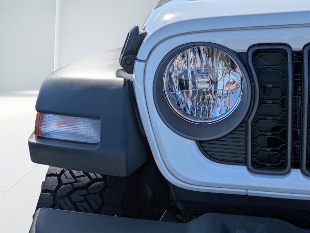 Used 2025 Jeep Wrangler Sport S image 23