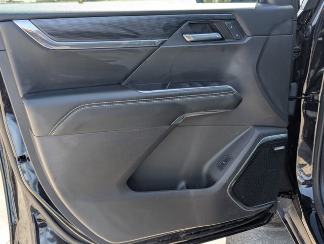 Used 2024 GMC Acadia Elevation image 10