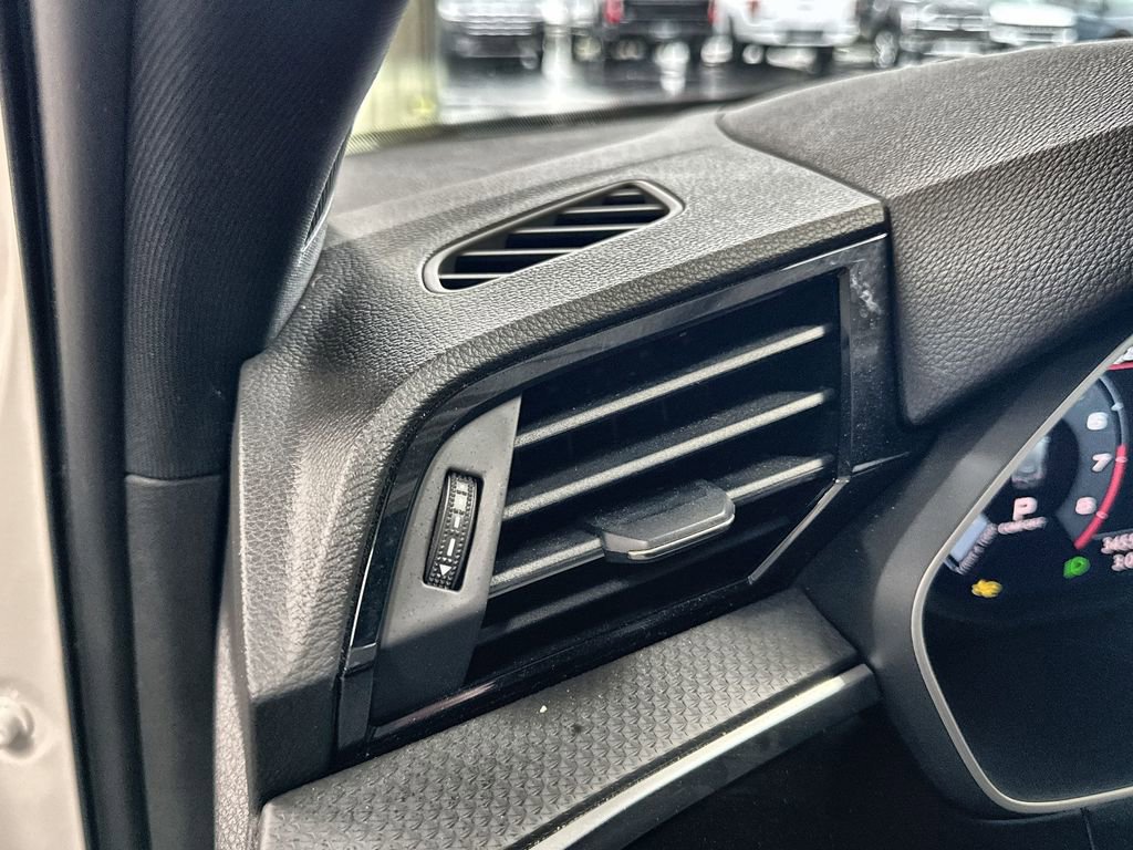 Used 2025 Audi Q3 2.0T Premium image 15