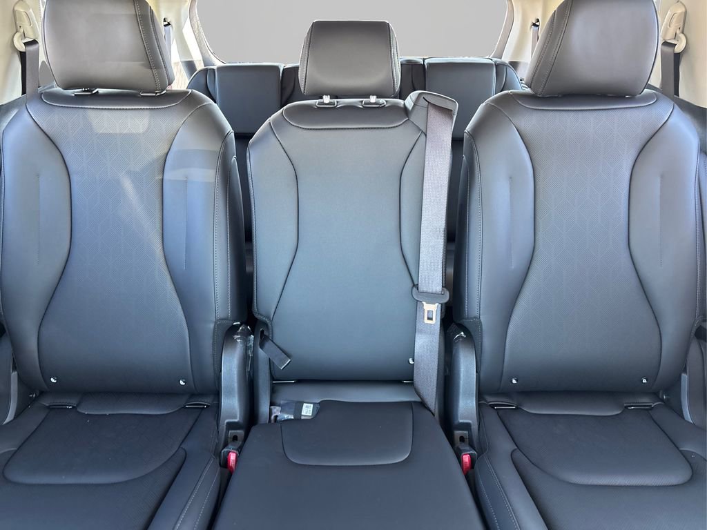 New 2026 Kia Carnival FWD image 10