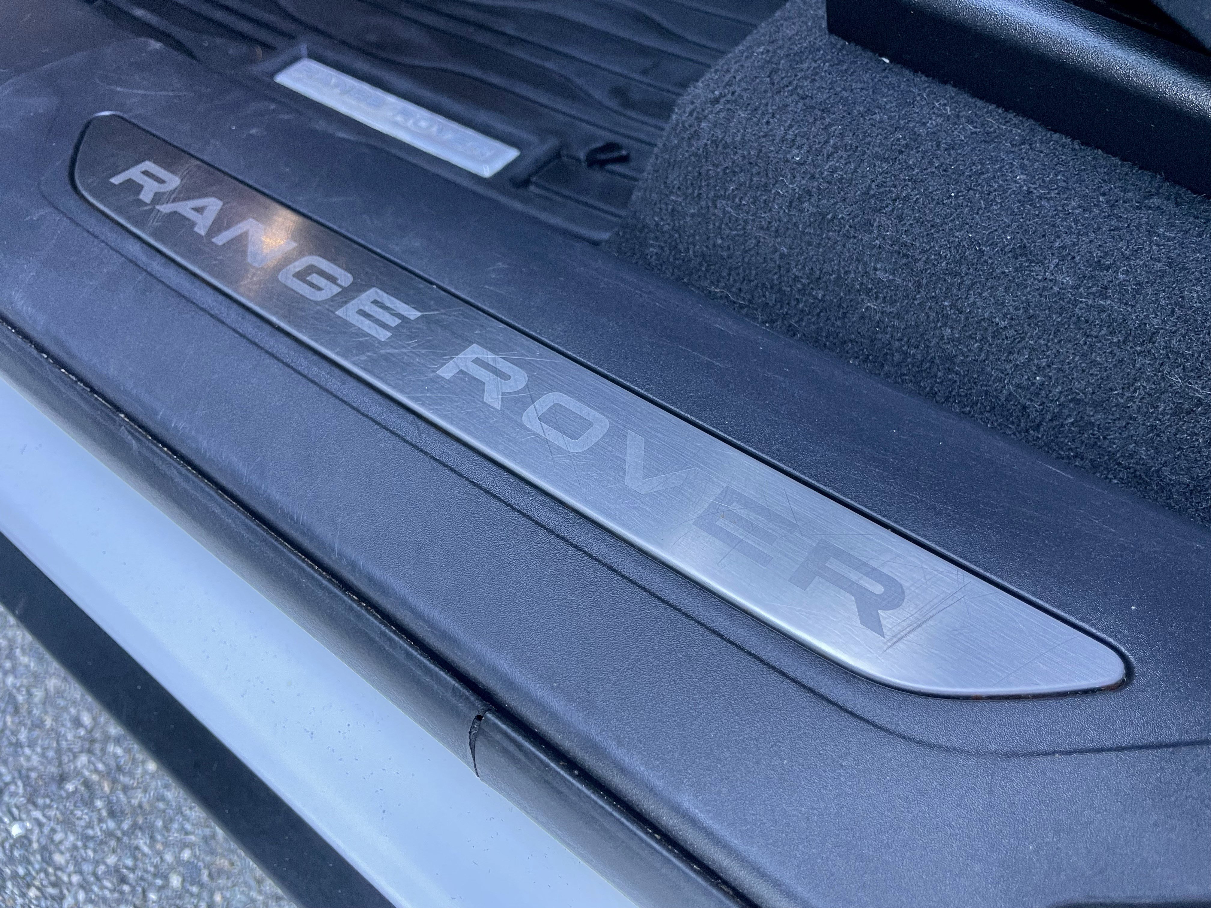 Used 2019 Land Rover Range Rover Velar S image 39