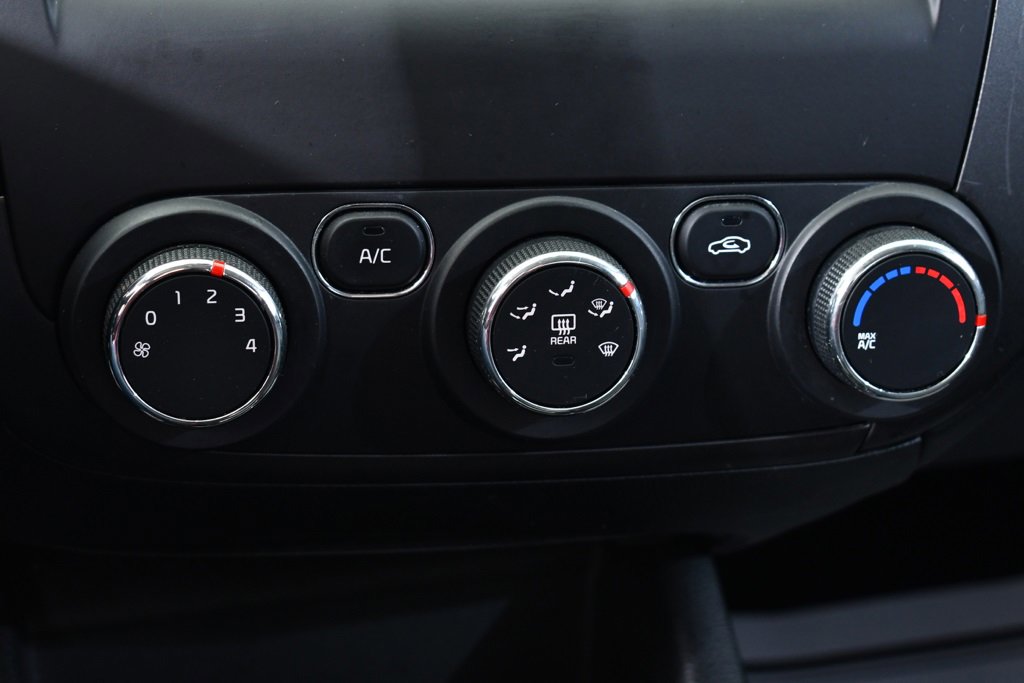 Used 2018 Kia Forte LX w/ LX Rear Camera Package image 29