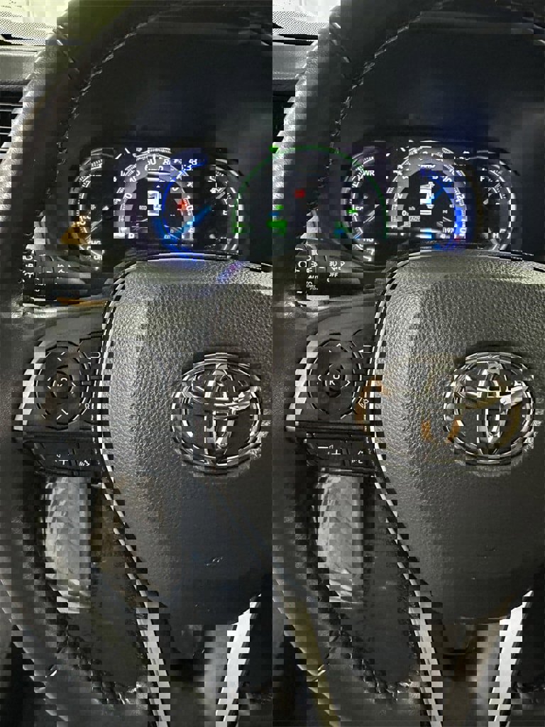 Used 2019 Toyota RAV4 Limited image 16