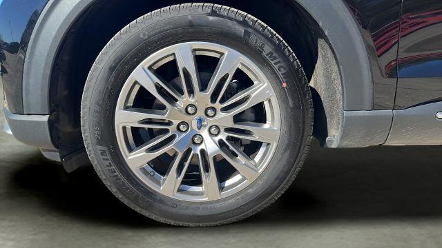 Certified 2025 Ford Explorer Platinum image 14