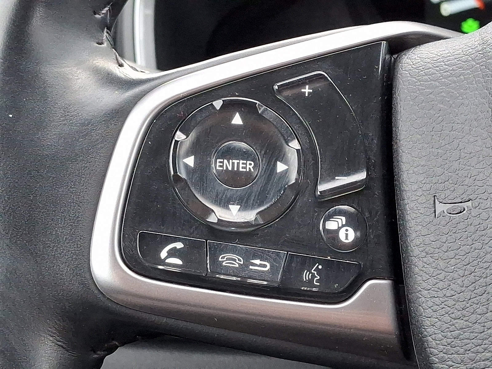 Used 2020 Honda CR-V Touring image 25