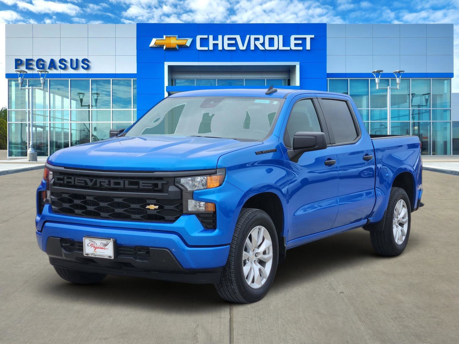 Used 2025 Chevrolet Silverado 1500 Custom RWD image 2