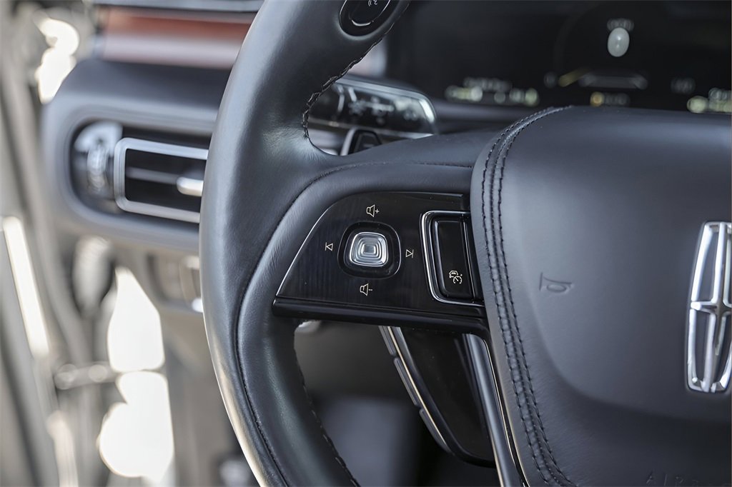 Used 2023 Lincoln Aviator Grand Touring w/ Elements Package Plus image 13