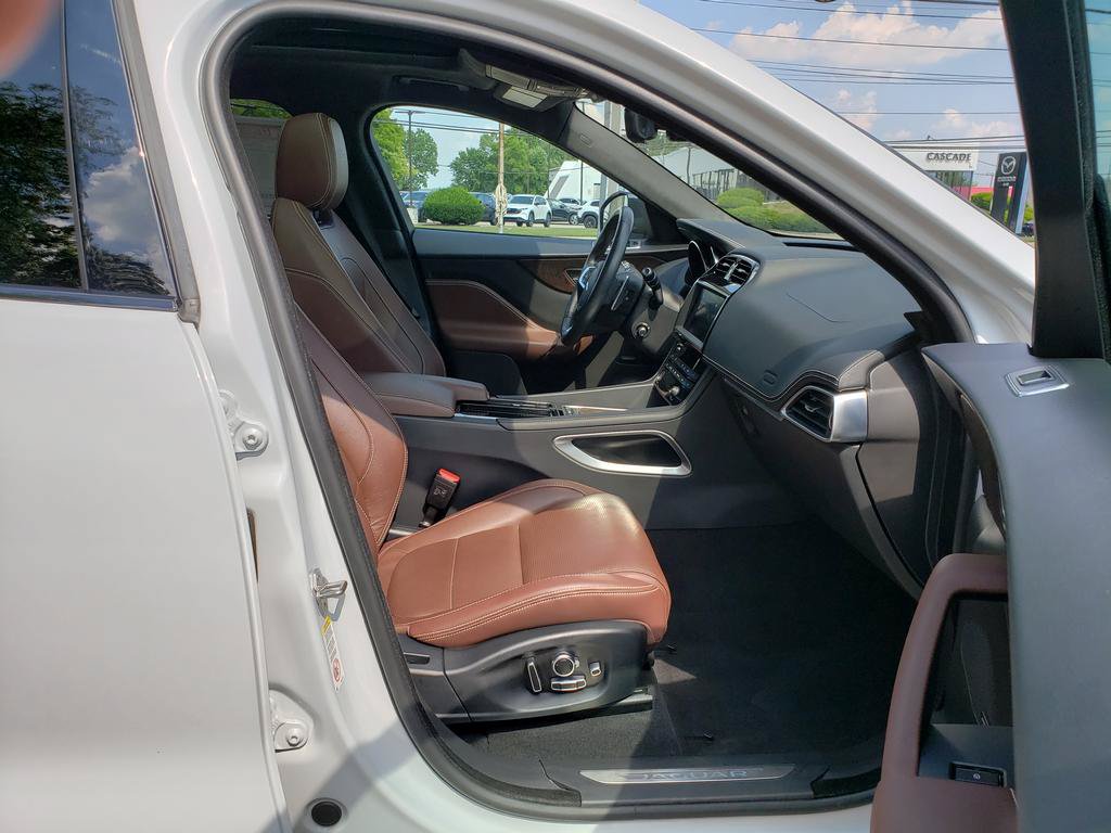 Used 2019 Jaguar F-PACE S AWD/4WD image 17