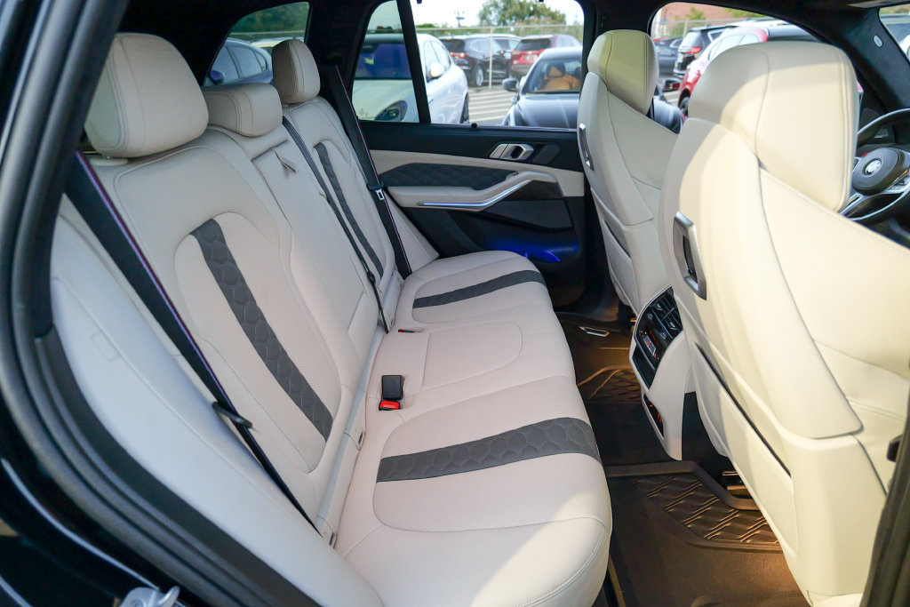 Used 2024 BMW X5 M Competition w/ Executive Package AWD/4WD image 31