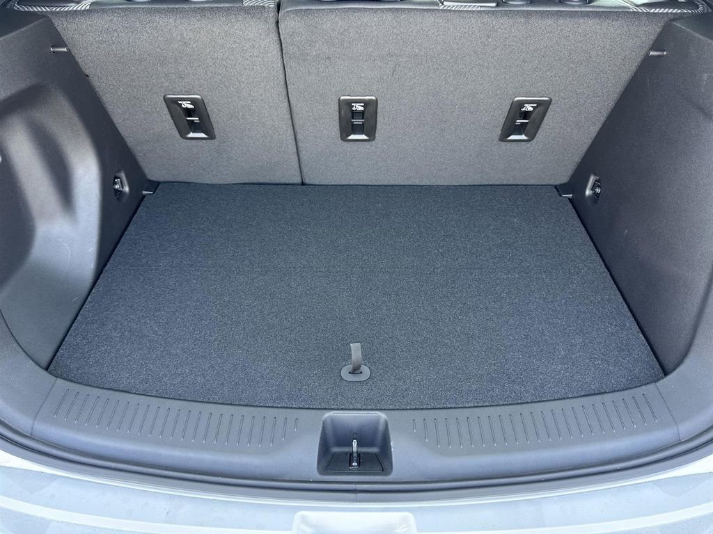 New 2027 Chevrolet Bolt LT w/ Comfort Package image 27