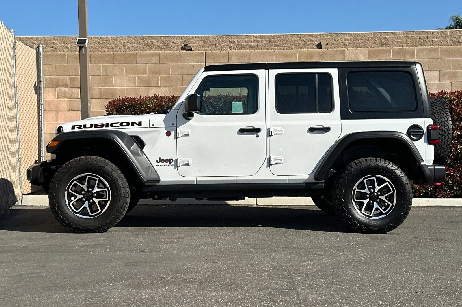 Used 2025 Jeep Wrangler Unlimited Rubicon image 7
