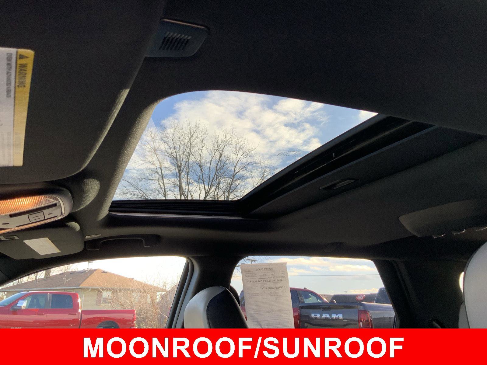 Used 2023 Dodge Durango GT image 4