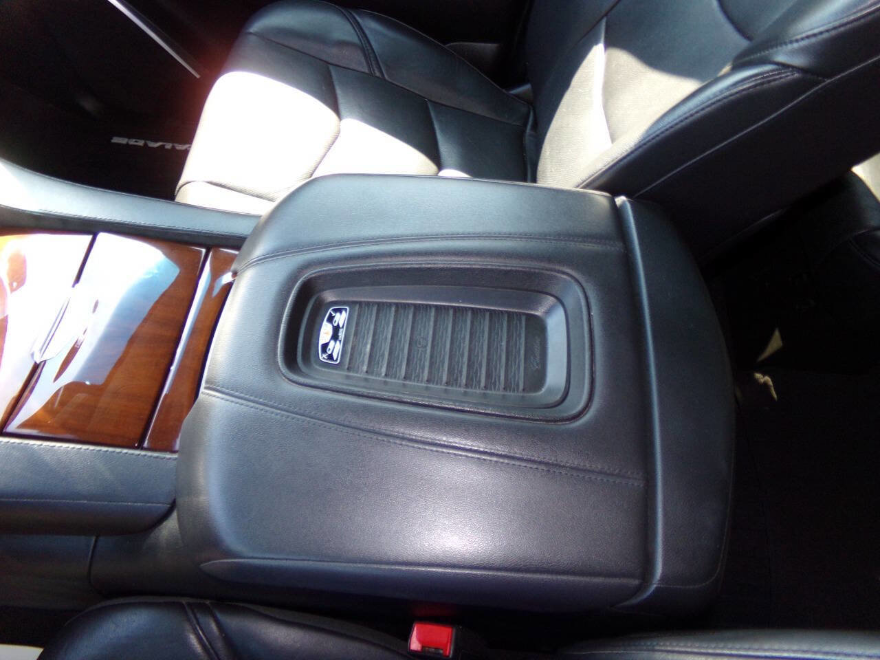 Used 2019 Cadillac Escalade Luxury image 68