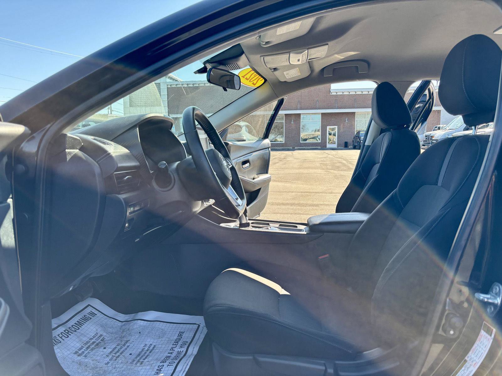 Used 2021 Nissan Sentra SV FWD image 2