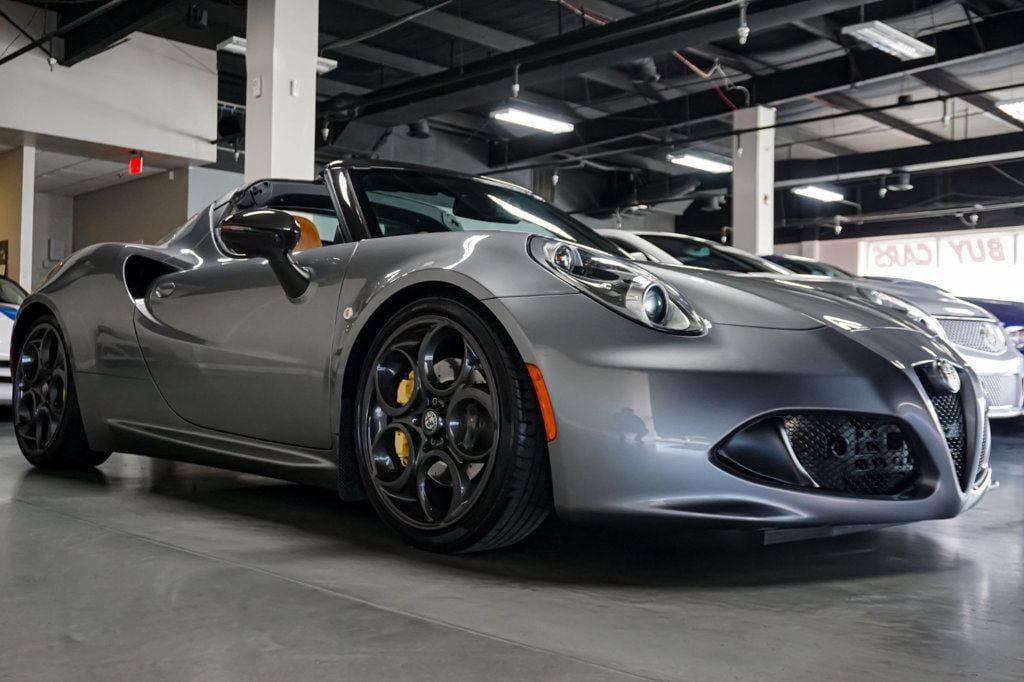 Used 2020 Alfa Romeo 4C Spider w/ Bright Package RWD image 4