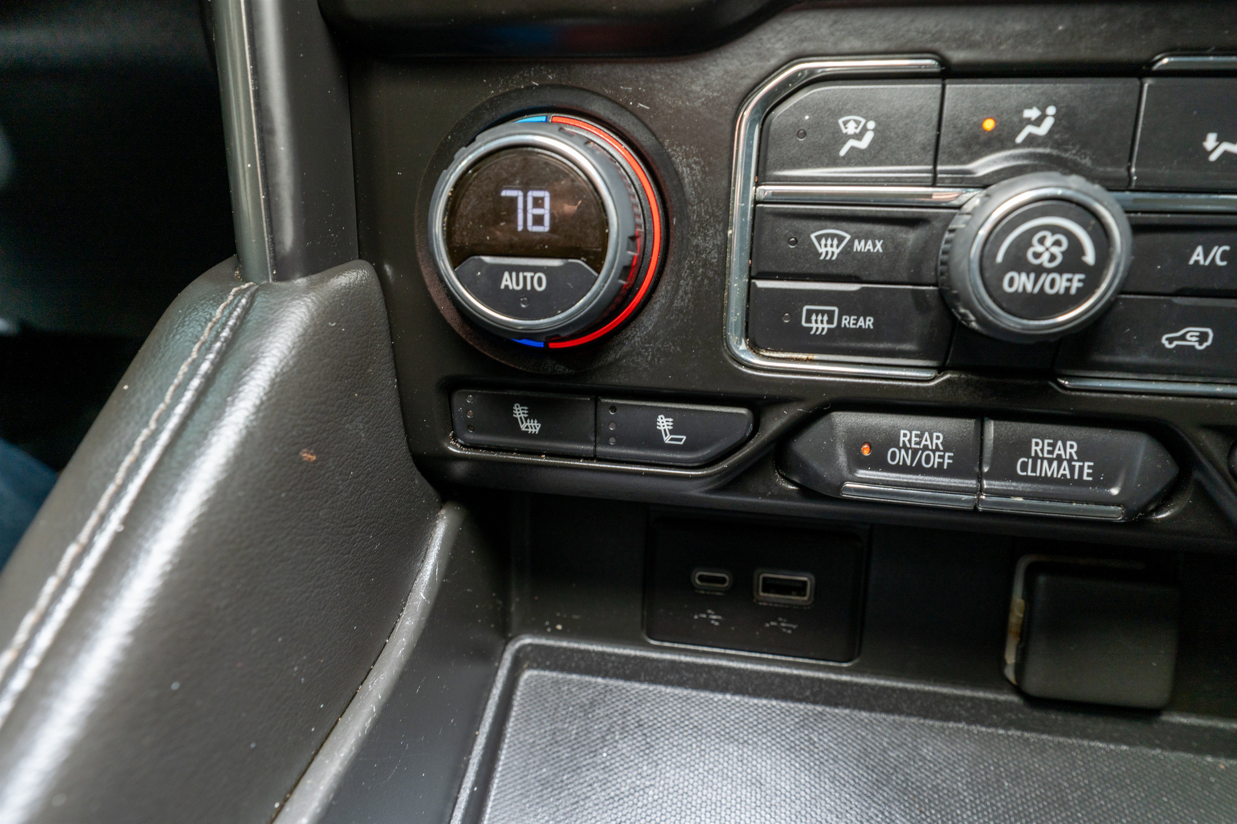 Used 2022 Chevrolet Tahoe LT w/ Luxury Package image 20