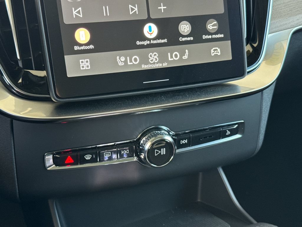 New 2026 Volvo XC90 T8 Plus AWD/4WD image 21